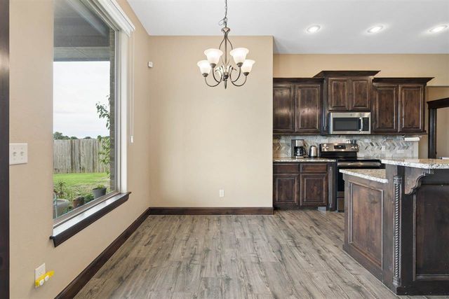 307 N Mountain Meadow, Cache, OK 73527