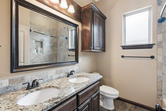 307 N Mountain Meadow, Cache, OK 73527