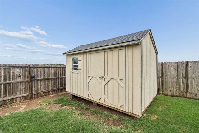 307 N Mountain Meadow, Cache, OK 73527