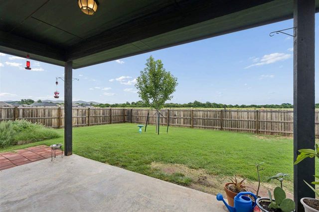 307 N Mountain Meadow, Cache, OK 73527