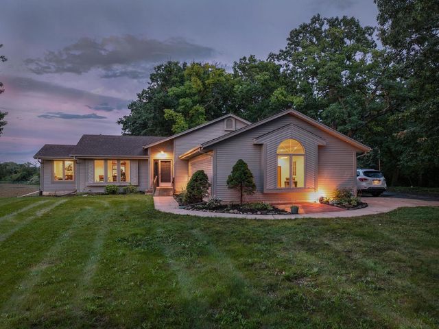 12191 231st Avenue, Trevor, WI 53179
