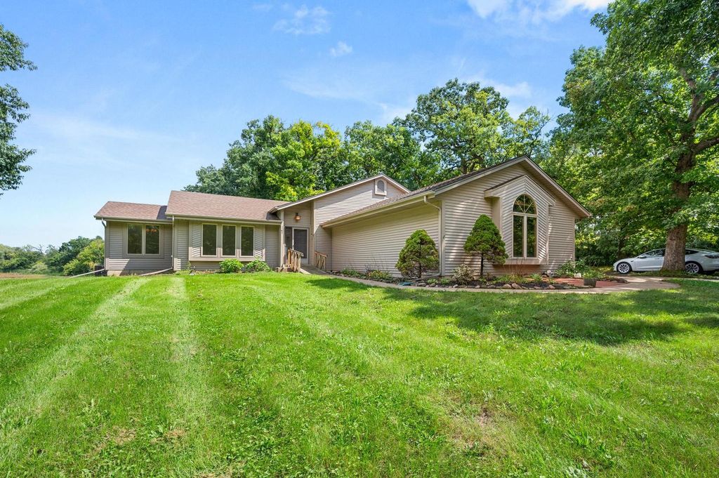 12191 231st Avenue, Trevor, WI 53179