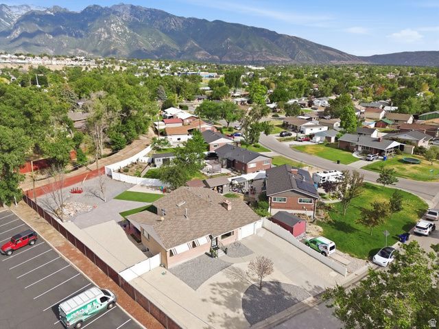 9505 S GARNET DR, Sandy, UT 84094