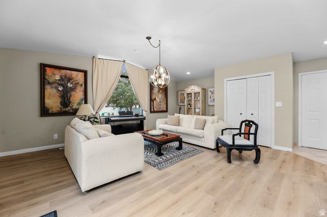 9505 S GARNET DR, Sandy, UT 84094