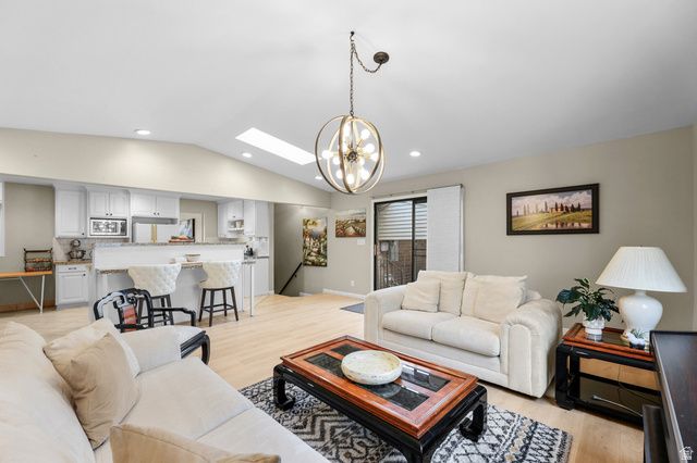 9505 S GARNET DR, Sandy, UT 84094