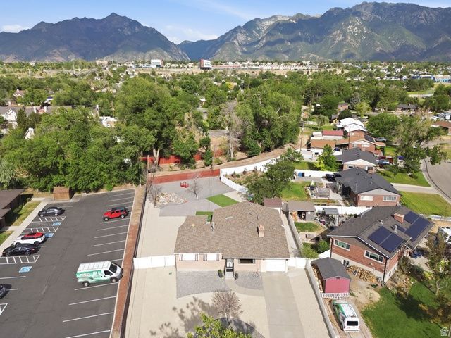 9505 S GARNET DR, Sandy, UT 84094