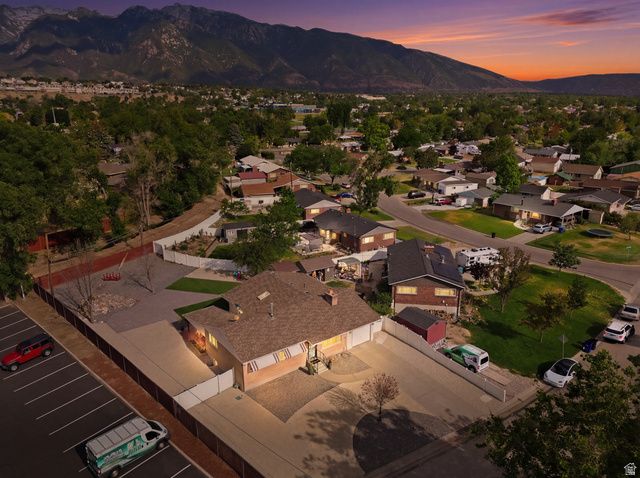 9505 S GARNET DR, Sandy, UT 84094