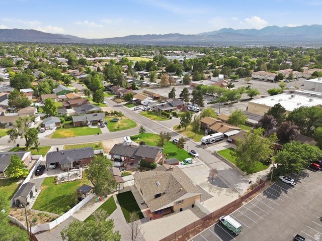 9505 S GARNET DR, Sandy, UT 84094