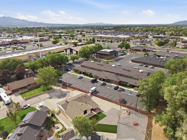 9505 S GARNET DR, Sandy, UT 84094