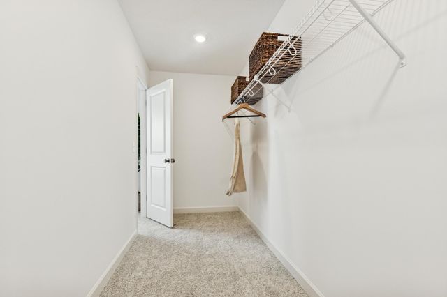 985 Annagaire Curve, Rosemount, MN 55068