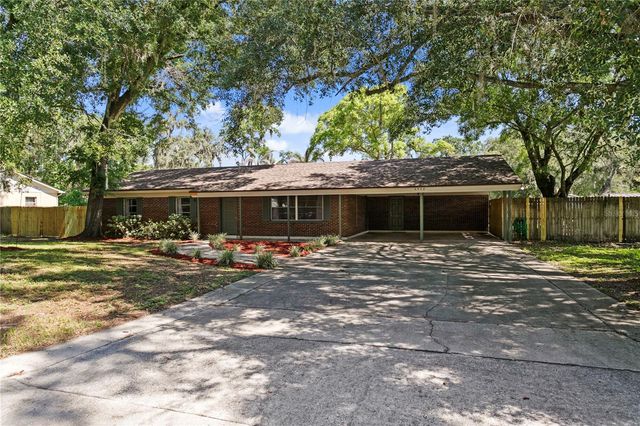 6928 GREENHILL PLACE, Tampa, FL 33617