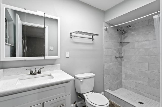 6928 GREENHILL PLACE, Tampa, FL 33617