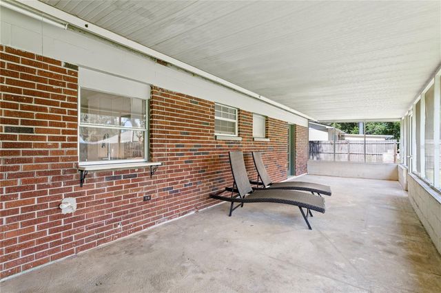 6928 GREENHILL PLACE, Tampa, FL 33617