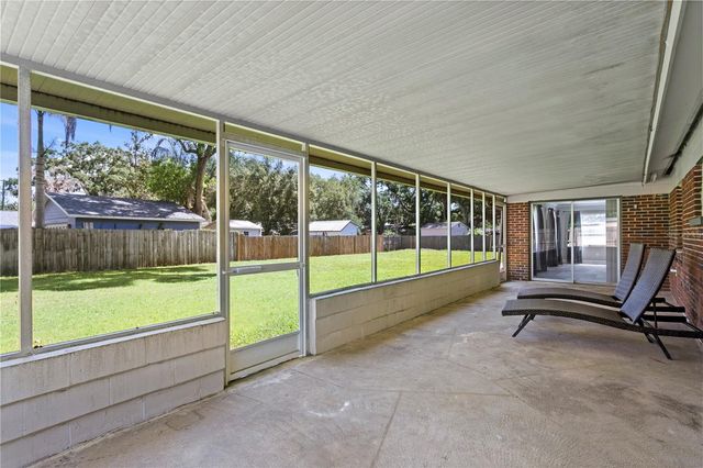 6928 GREENHILL PLACE, Tampa, FL 33617