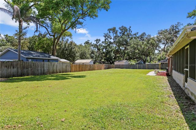 6928 GREENHILL PLACE, Tampa, FL 33617