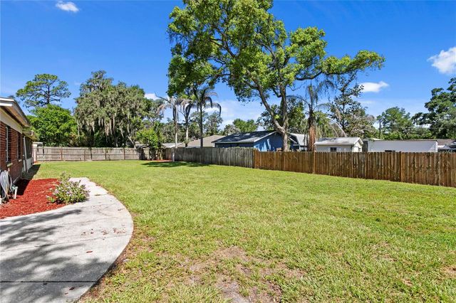 6928 GREENHILL PLACE, Tampa, FL 33617