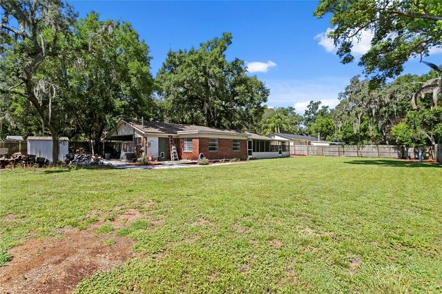 6928 GREENHILL PLACE, Tampa, FL 33617