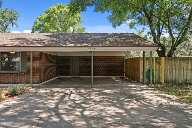 6928 GREENHILL PLACE, Tampa, FL 33617