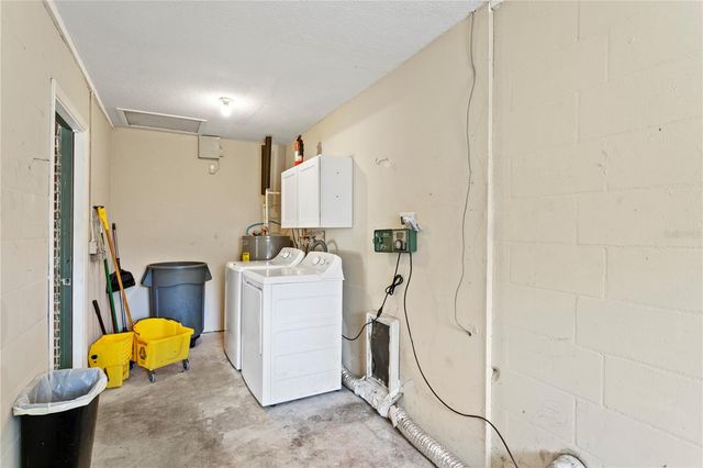 6928 GREENHILL PLACE, Tampa, FL 33617