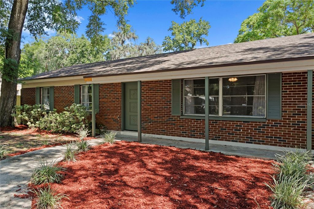 6928 GREENHILL PLACE, Tampa, FL 33617