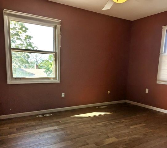 1017 19th Street NE, Rochester, MN 55906