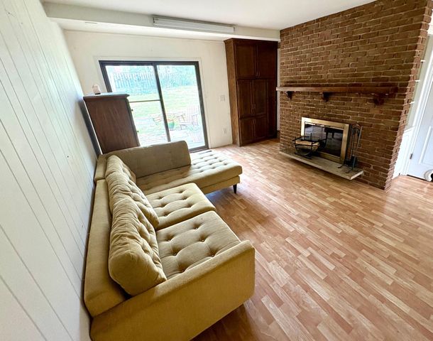1017 19th Street NE, Rochester, MN 55906