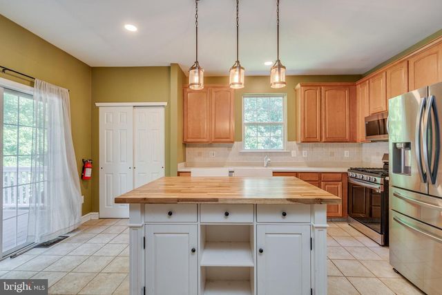 111 WEAVER DR, Marlton, NJ 08053