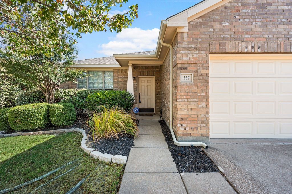 337 Turquoise Drive, Fort Worth, TX 76131 — photo 3