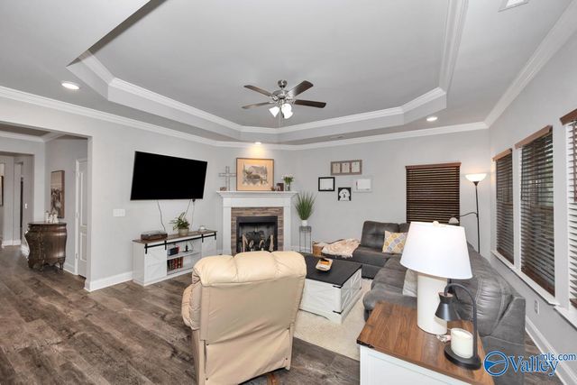 270 Falcon Ridge Drive, New Market, AL 35761