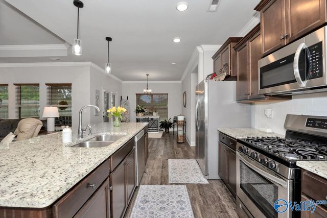 270 Falcon Ridge Drive, New Market, AL 35761