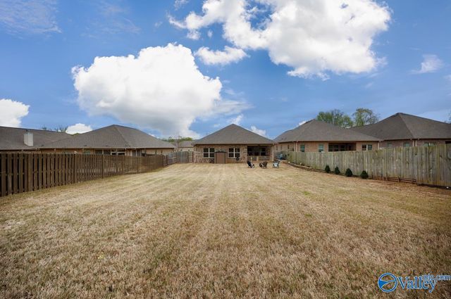 270 Falcon Ridge Drive, New Market, AL 35761