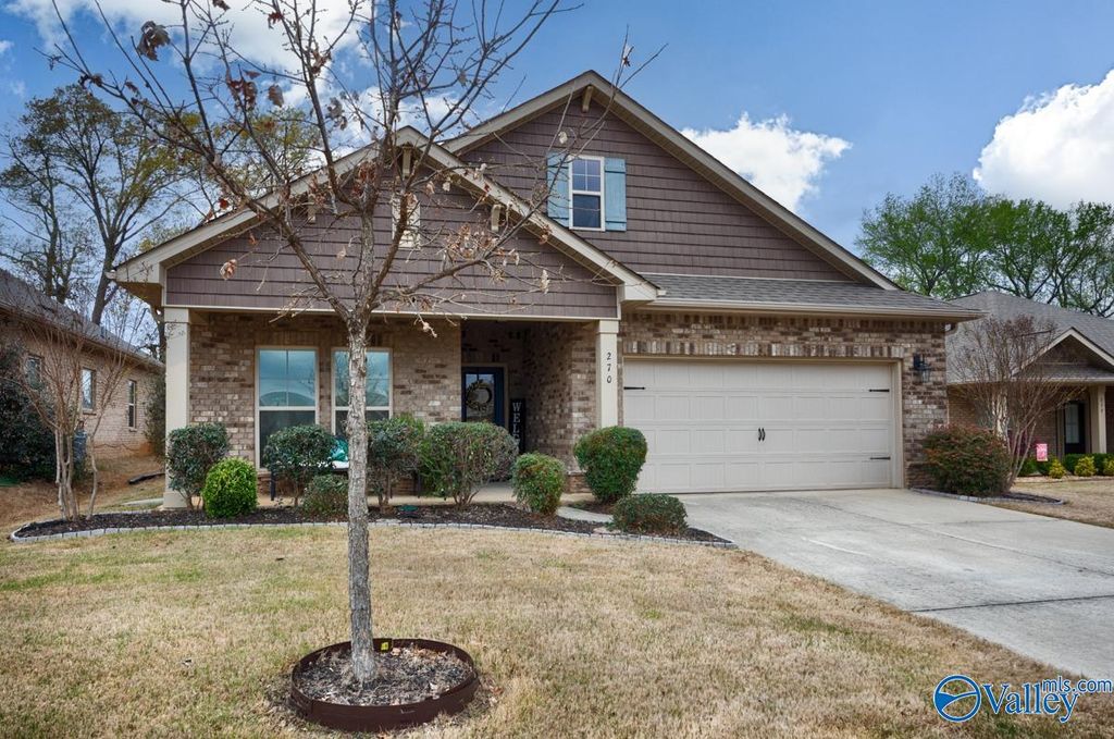270 Falcon Ridge Drive, New Market, AL 35761