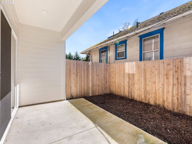 5866 N MISSOURI Ave 4, Portland, OR 97217