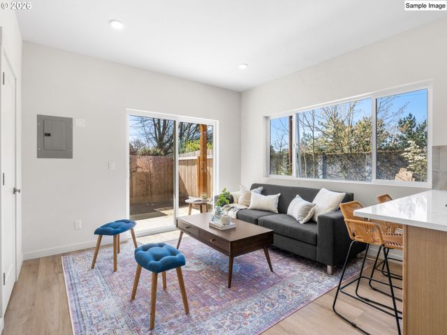 5866 N MISSOURI Ave 4, Portland, OR 97217