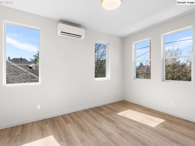 5866 N MISSOURI Ave 4, Portland, OR 97217