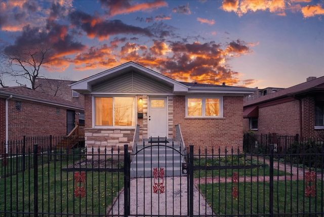 11038 S Eberhart Avenue, Chicago, IL 60628