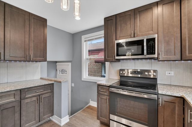 11038 S Eberhart Avenue, Chicago, IL 60628