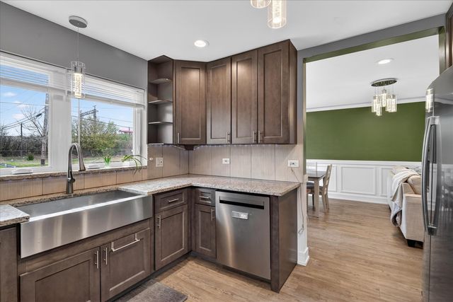 11038 S Eberhart Avenue, Chicago, IL 60628