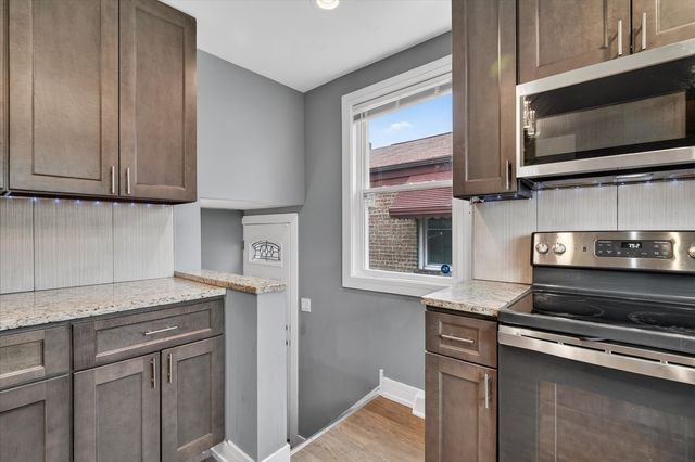 11038 S Eberhart Avenue, Chicago, IL 60628