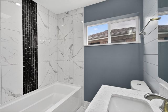 11038 S Eberhart Avenue, Chicago, IL 60628