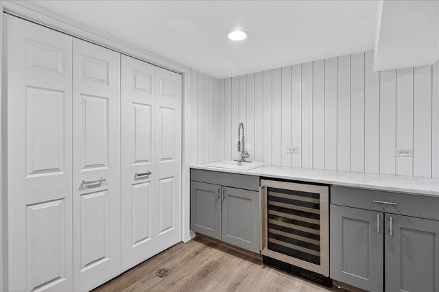 11038 S Eberhart Avenue, Chicago, IL 60628