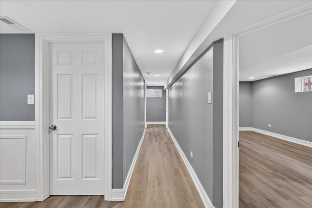 11038 S Eberhart Avenue, Chicago, IL 60628