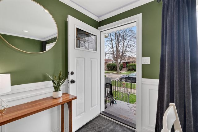 11038 S Eberhart Avenue, Chicago, IL 60628