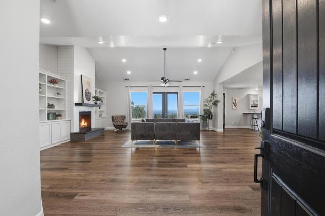 5072 Banca Ct, Browns Valley, CA 95918