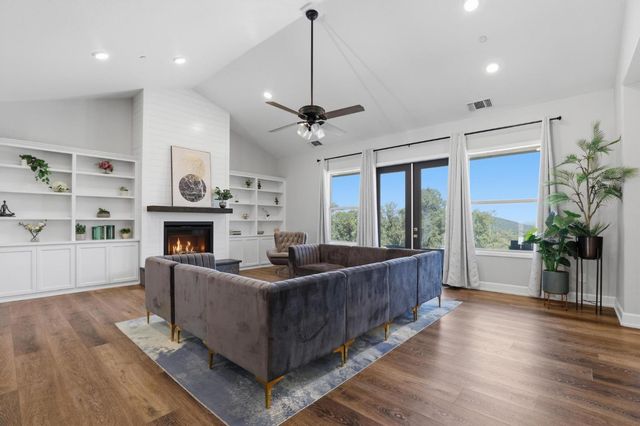 5072 Banca Ct, Browns Valley, CA 95918