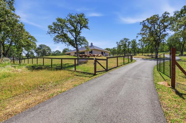 5072 Banca Ct, Browns Valley, CA 95918