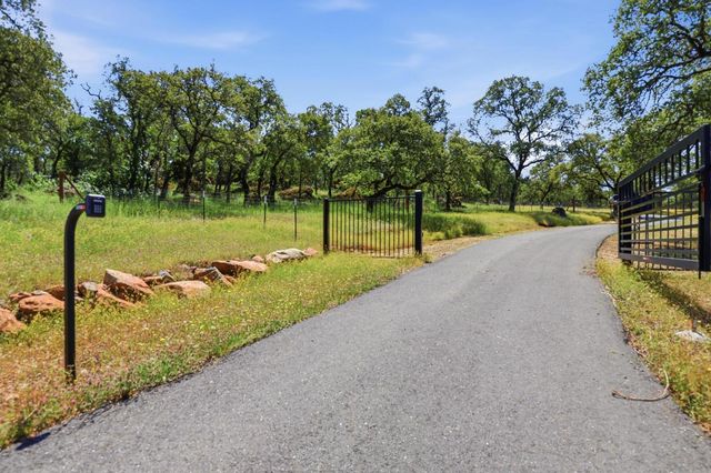 5072 Banca Ct, Browns Valley, CA 95918