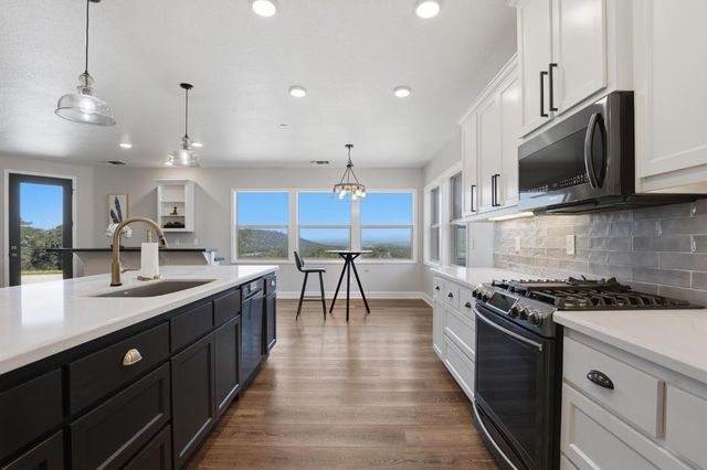5072 Banca Ct, Browns Valley, CA 95918