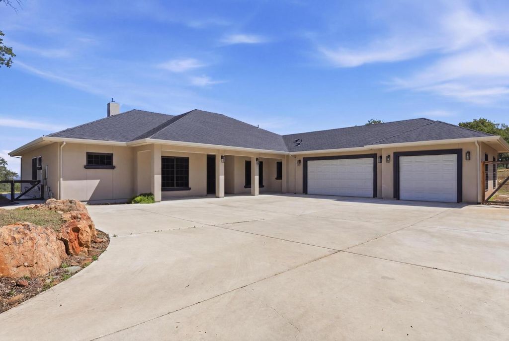 5072 Banca Ct, Browns Valley, CA 95918