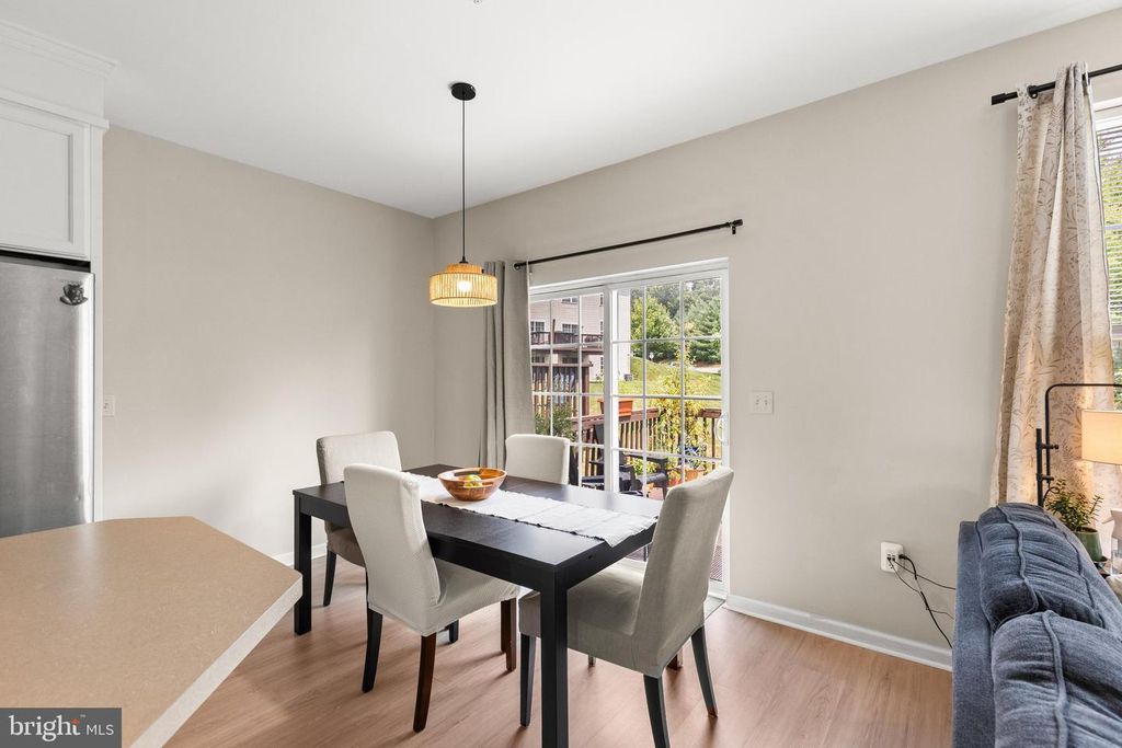 Image 12 of property listing at 2234 LIVE OAK LN #2234, York, PA 17406